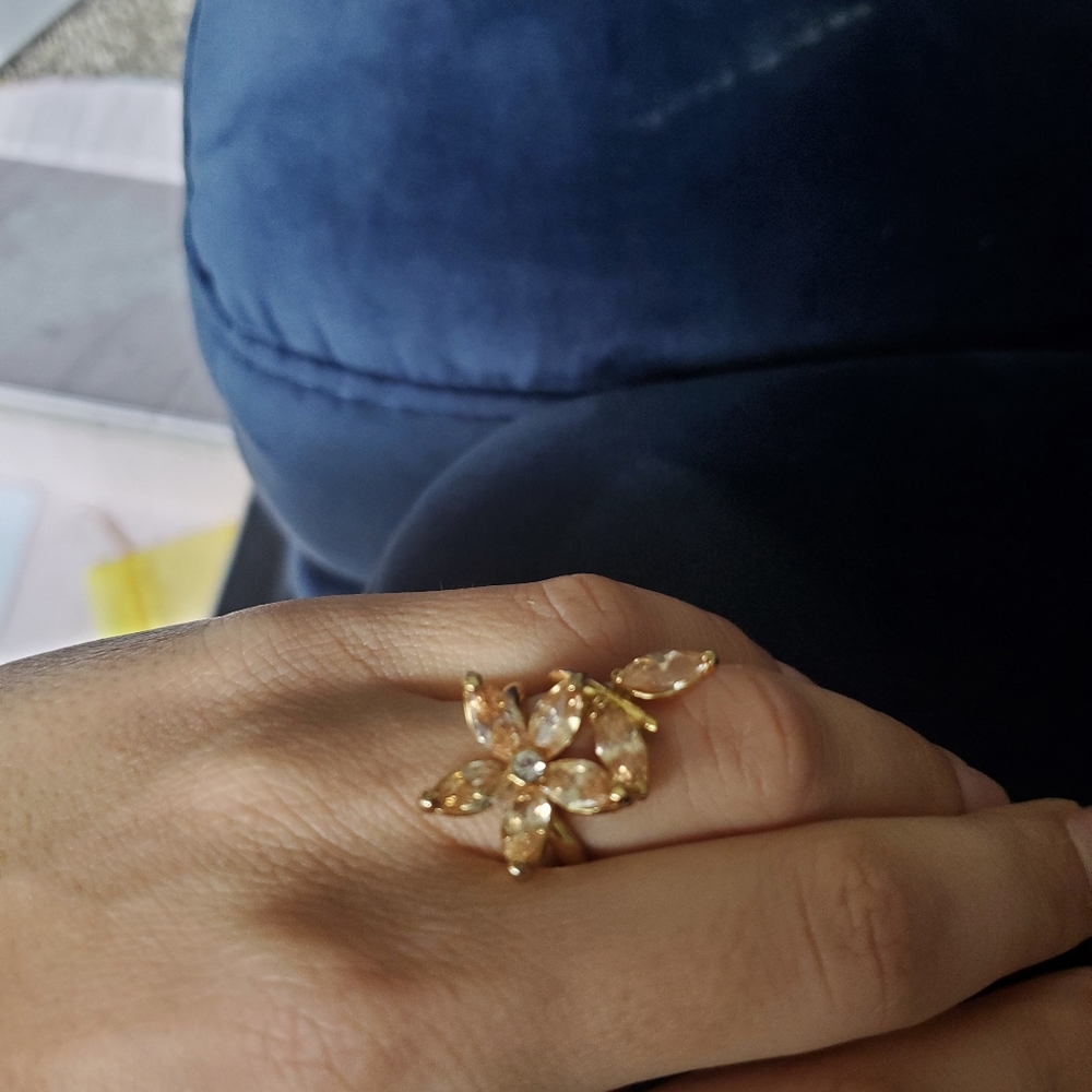 ring - Picture 3 of 3